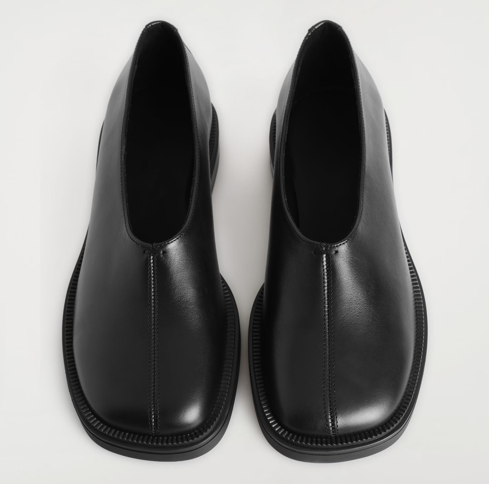 Kendall Jenner’s Minimal Street Look — For Less