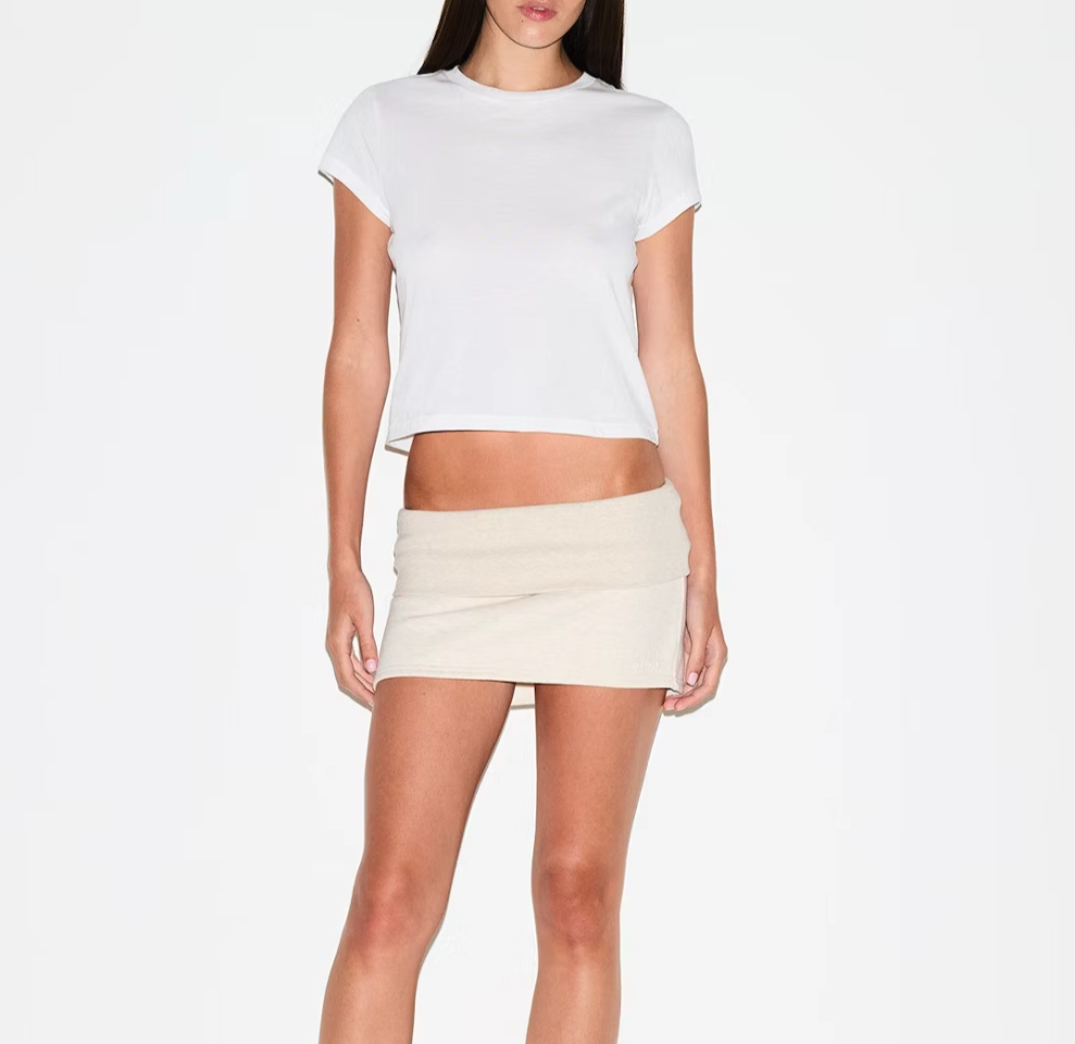 Kendall Jenner’s Minimal Street Look — For Less